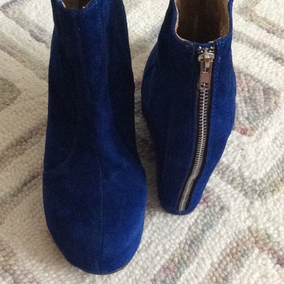 SOLD  Suede Wedge Booties Jeffrey Campbell - Picture 4 of 8